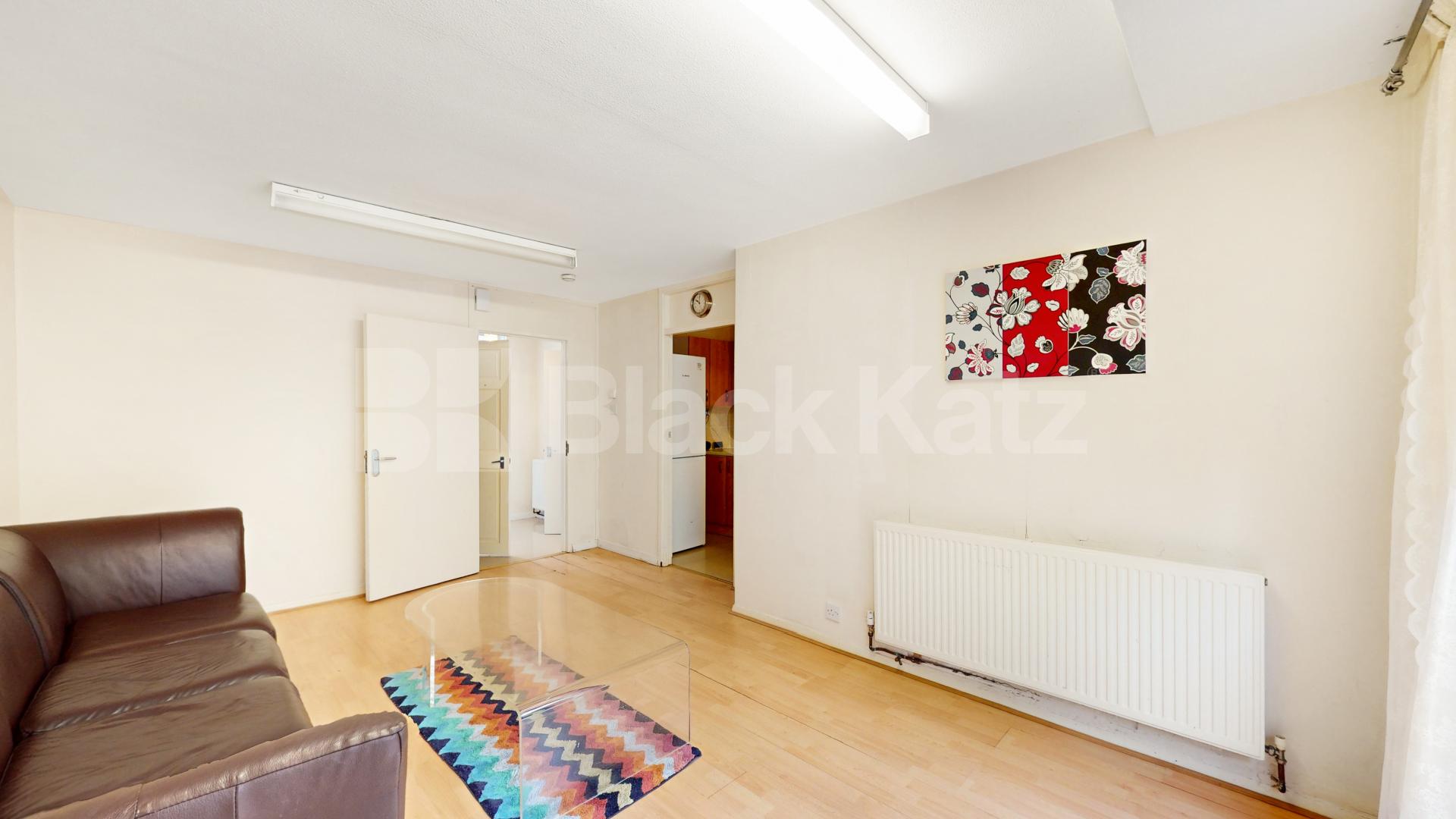 Stylish 2 Bed Split-Level Garden Flat in Prime W10 Location Dowland Street, Queens Park